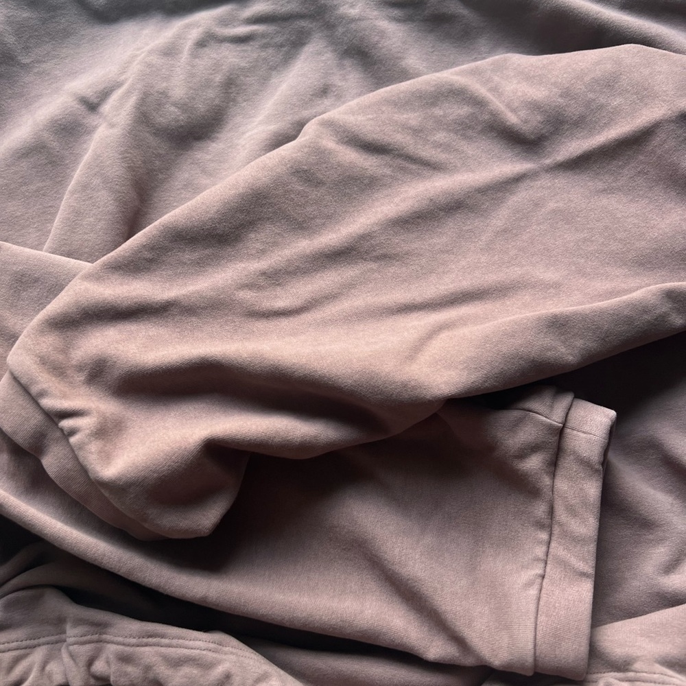 The Group by Babaton Aritzia Region Cropped Sweatshirt in Mauve - Picture 6 of 9